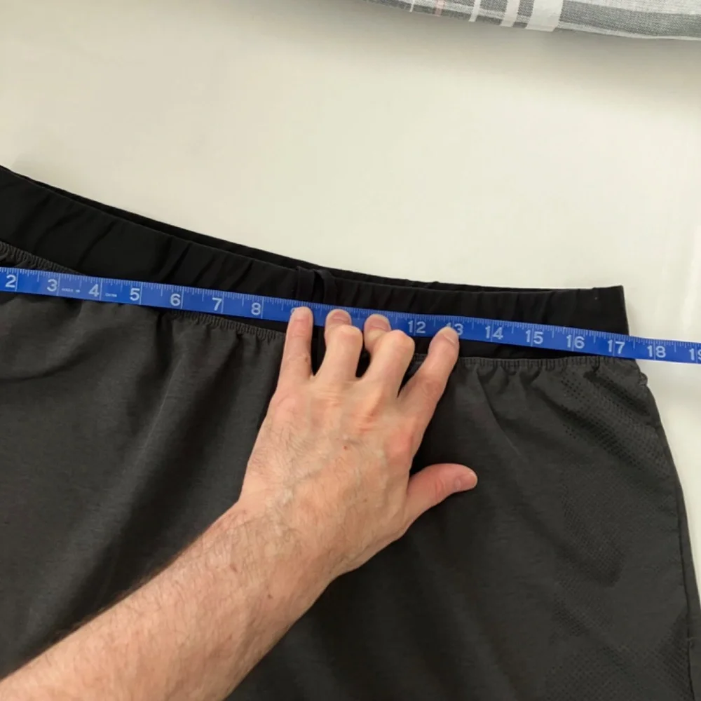 ASICS Men's XL Gray with Black Workout Shorts MEN'S 9IN ASICS MIXER SHORT - Picture 14 of 14